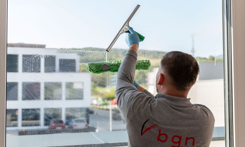 Gebäudereinigung mit Fensterreinigung von BGN in Wien und Niederoesterreich